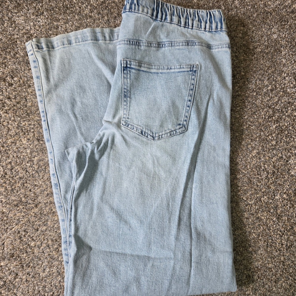 REgeneration by Celebrity Pink Willow High Rise Wide Leg Jeans Light Wash Medium